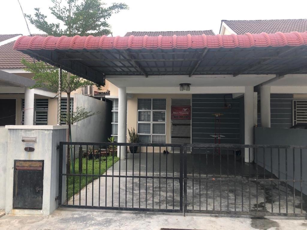 Miker Homestay Seri Iskandar Exterior foto
