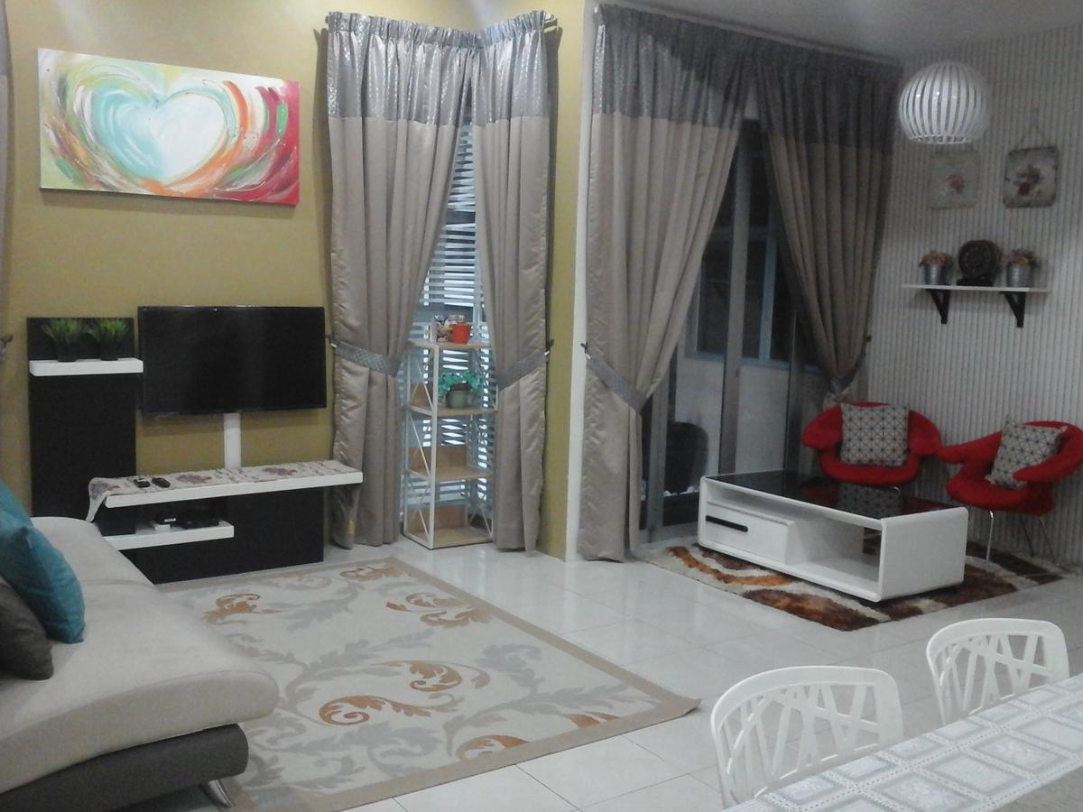 Miker Homestay Seri Iskandar Exterior foto